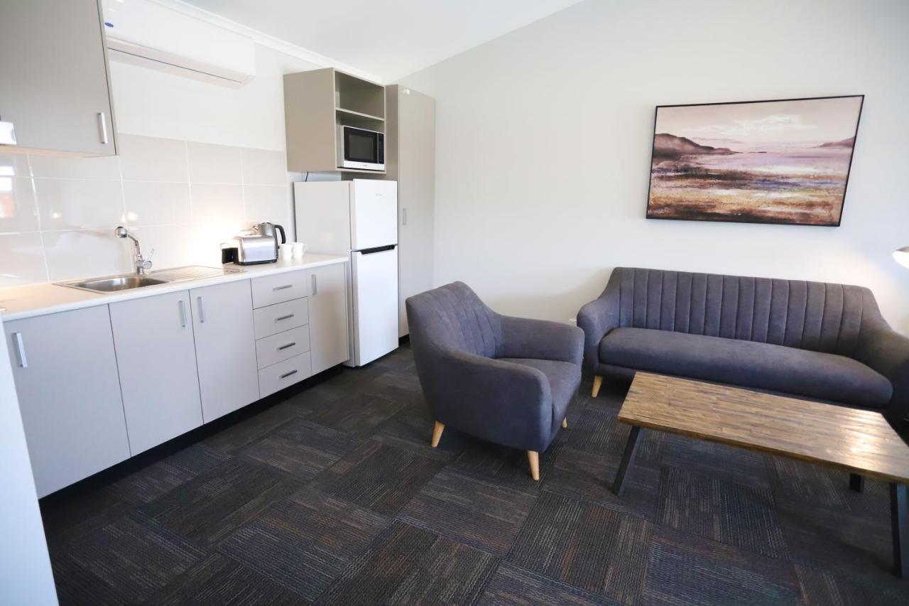 Eastend Studio Apartments Даббо Екстер'єр фото