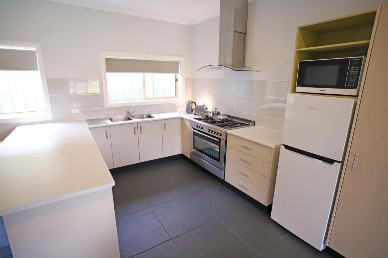 Eastend Studio Apartments Даббо Екстер'єр фото